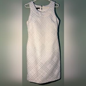 Jones New York Sleeveless White Diamond Textured Sheath Dress - Size 10